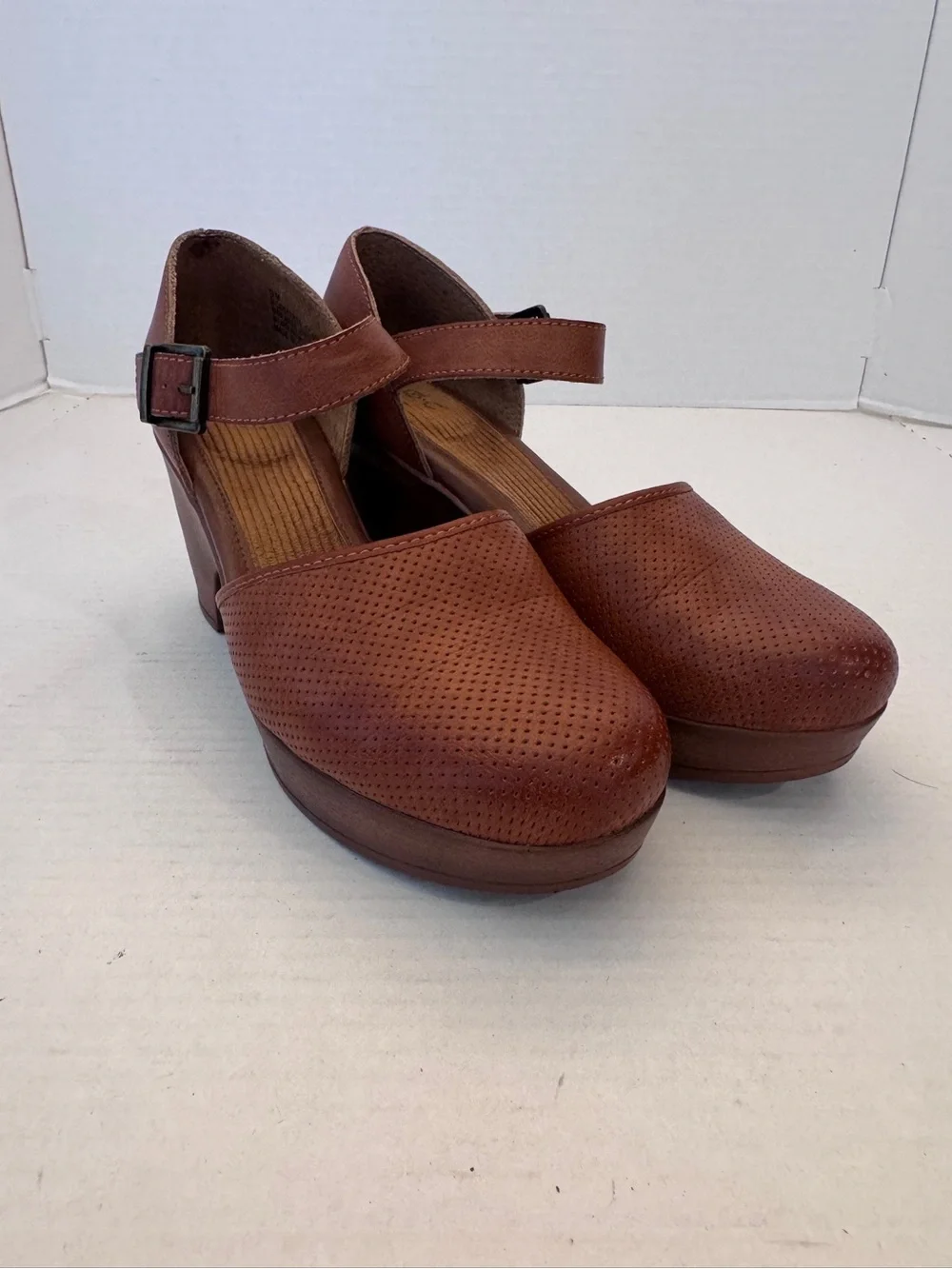 B.O.C Born Gia Womens 9M Brown Closed Toe Comfort Mary Jane Platform Clogs Shoe